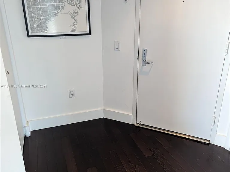 41 SE 5th St #2302 — Photo 24