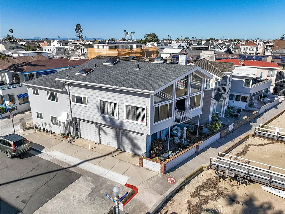 311 E Edgewater Ave #B