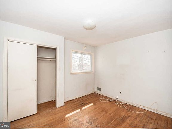 5th image of 5005 Flanders Ave