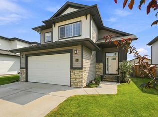 9 Trinity St, Lacombe, AB T4L0J4