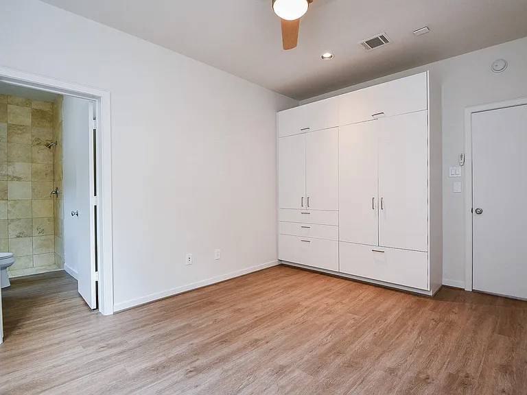 92 Dennis St #B — Photo 8