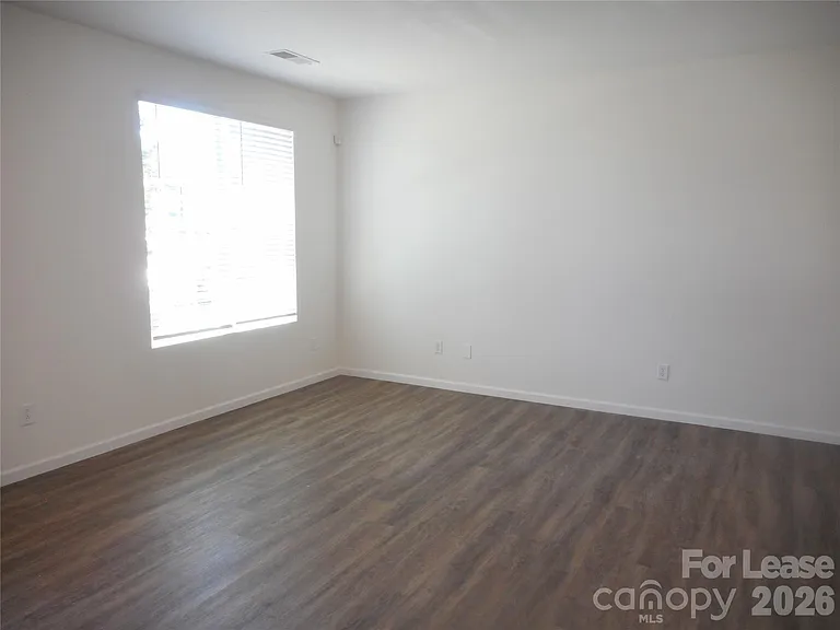 1030 Beatty Woods Dr — Photo 5