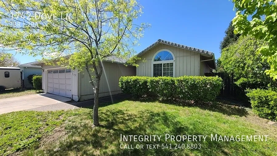 3 bed, 1303 sqft, $1,795 — Photo 2