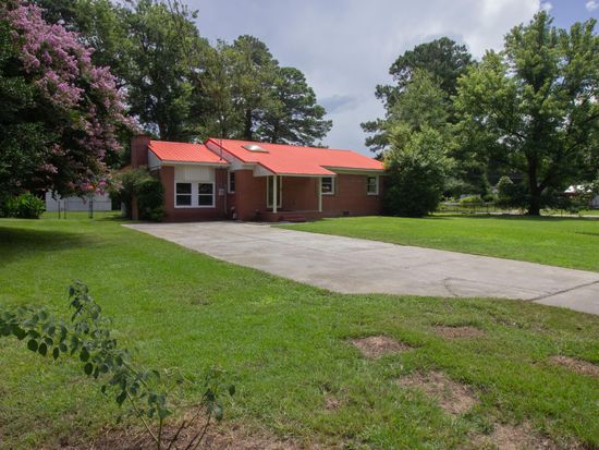 887 Seventy First School Rd, Fayetteville, NC 28314