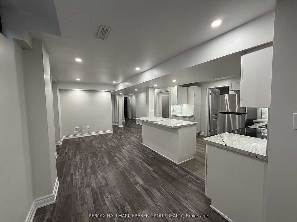 1st image of 33 Durness Ave