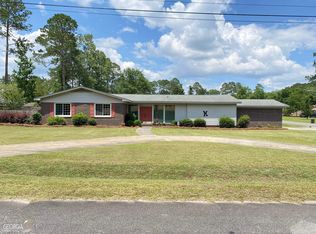 9 Valley Rd, Hawkinsville, GA 31036