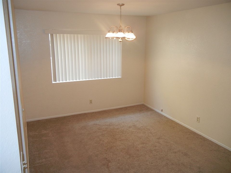 2nd image of 10947 Avenida De Los Lobos