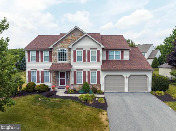 501 Bramblewood Dr, Douglassville, PA 19518