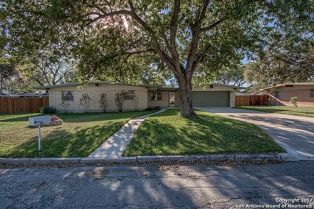 1st image of 213 Lemonwood Ave