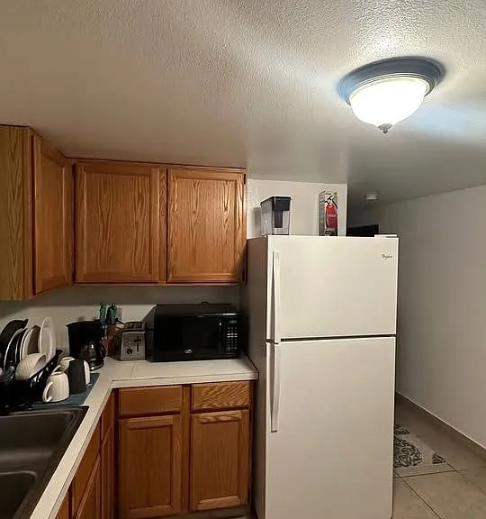 3 bed, 1.0 bath, 1040 sqft, $550 — Photo 10