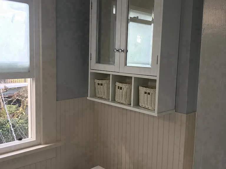 Charming and functional bath