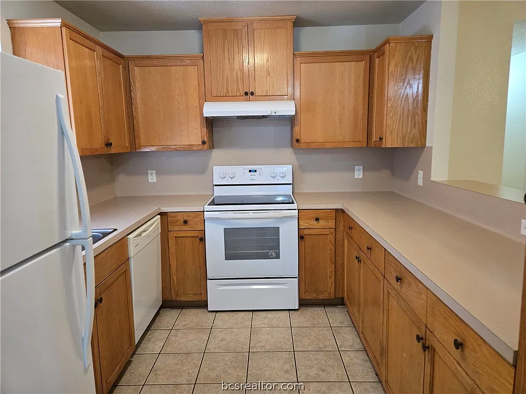 3 bed, 2676 sqft, $1,400 — Photo 3