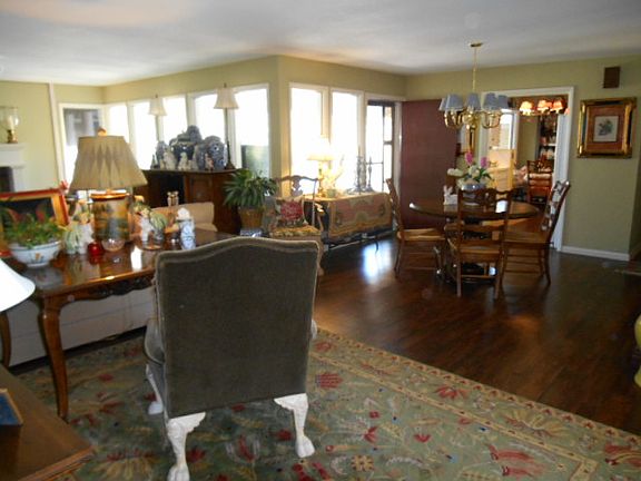 4th image of 1611 N Highland Dr