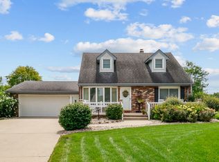 107 Tulip Ct, Hebron, IN 46341