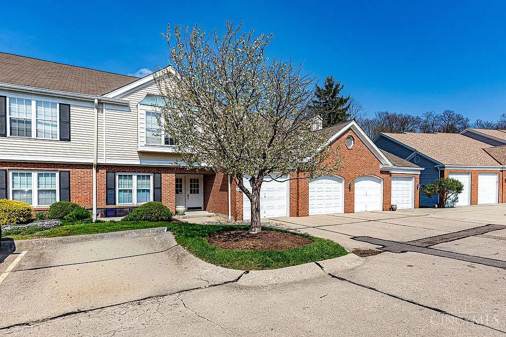 6338 Eagles Lake Dr photo 1