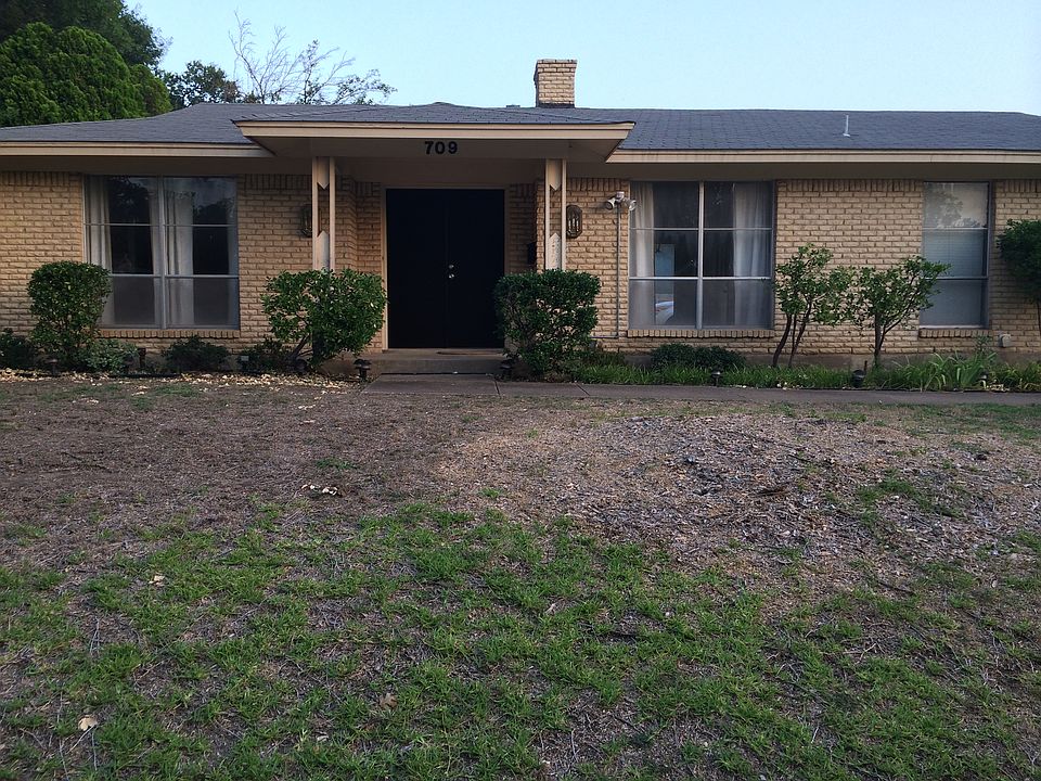 1st image of 709 Cambridge Dr