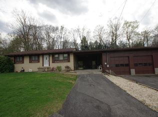 102 Queens Row, Windber, PA 15963