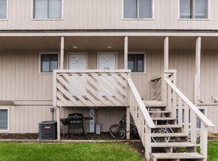 820 Edgebrook Dr APT 2, Dekalb, IL 60115