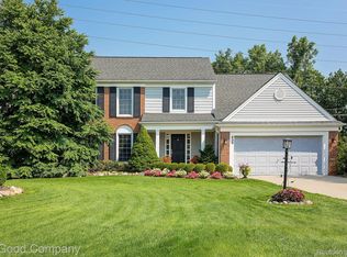 433 Lexington Dr, Rochester Hills, MI 48307