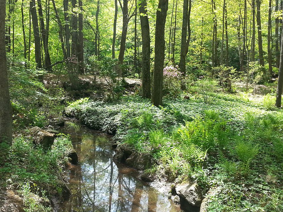 2nd image of 211 Bible Hill Rd