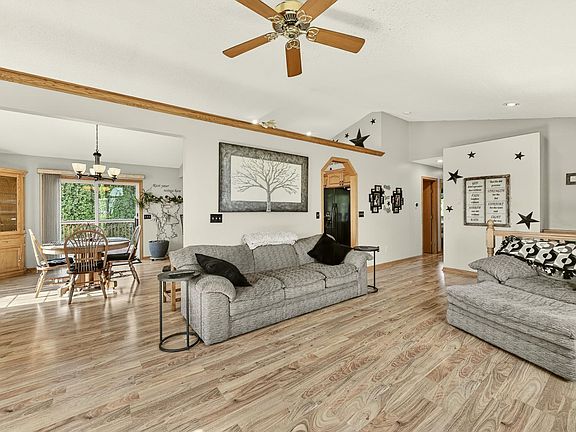 5th image of 248 Brubaker Dr