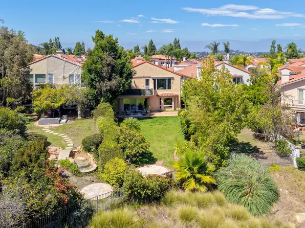 12626 Promontory Rd, Los Angeles, CA 90049