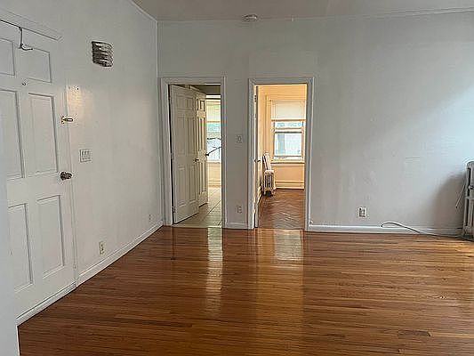 4th image of 2115 35th St #2
