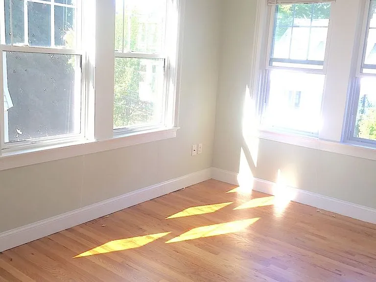 77 Beechcroft St #5 — Photo 22