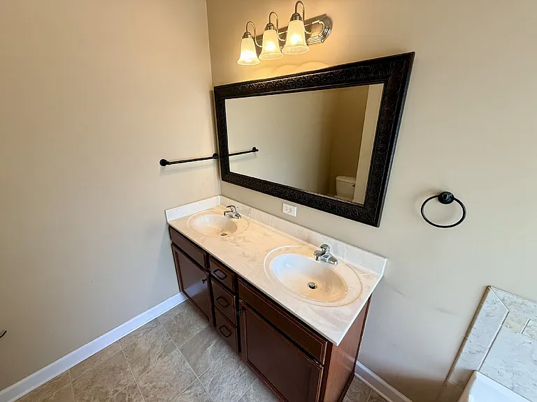 422 Jamestown Ave — Photo 18