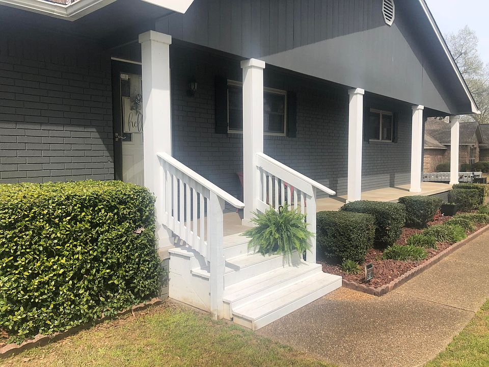 1st image of 510 Fair Oaks Ln