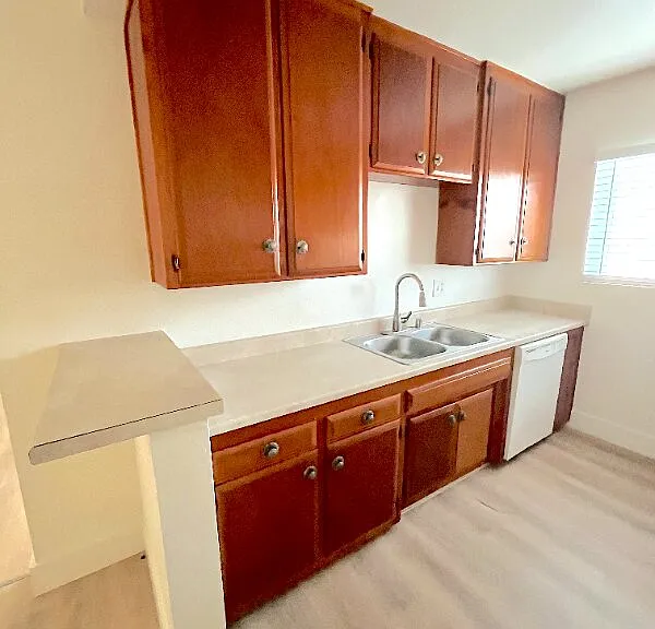2121 Placentia Ave #I — Photo 10