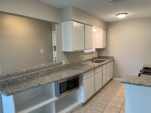 4th image of 1906 Twinbrooke Dr