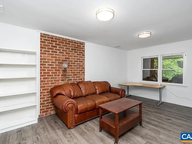 2810 Locust Hill Dr — Photo 28