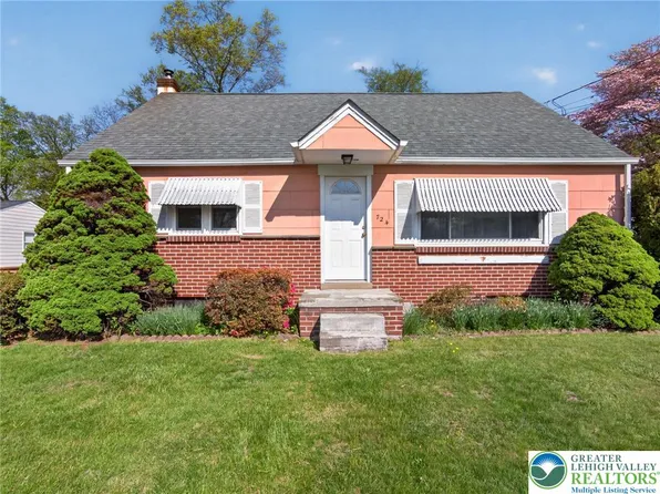724 S 9th St, Perkasie, PA 18944
