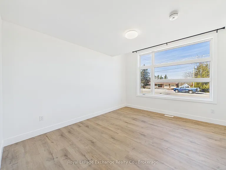 1085 Sutton St — Photo 10