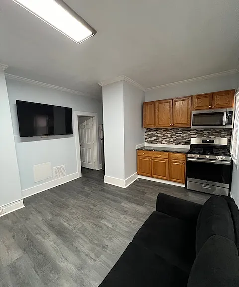 301 Maple St #ST2 — Photo 4