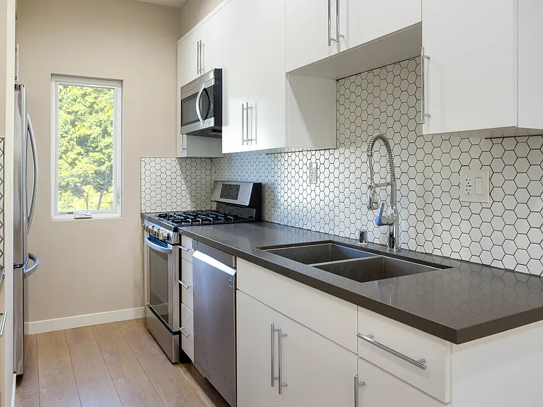 11437 Hatteras St — Photo 11