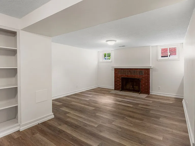 408 W 25th Ave — Photo 28