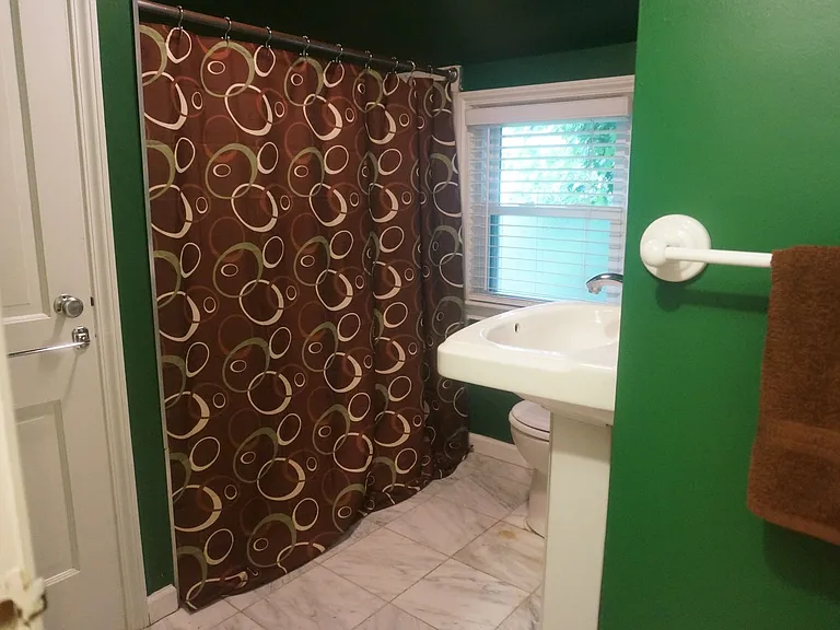 187 Edgemont Rd #R2 — Photo 17
