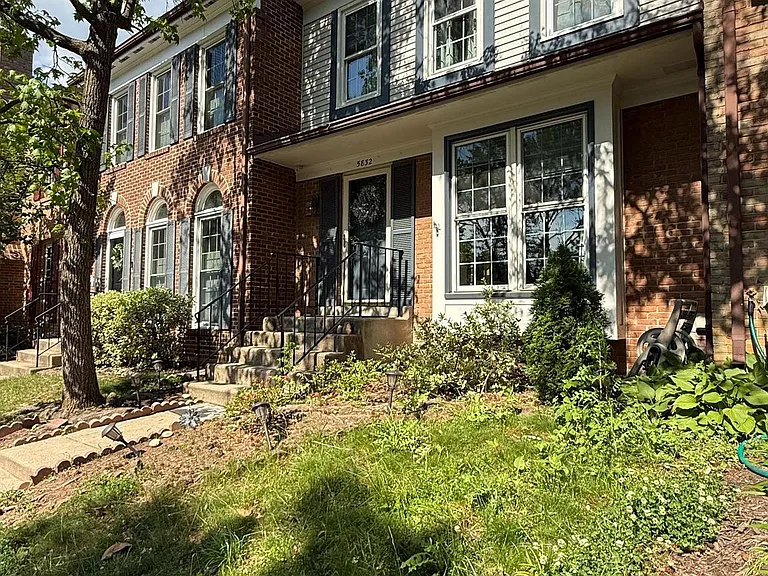 5832 Apsley House Ct — Photo 1