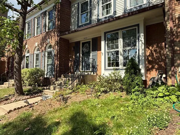 5832 Apsley House Ct, Alexandria, VA 22310