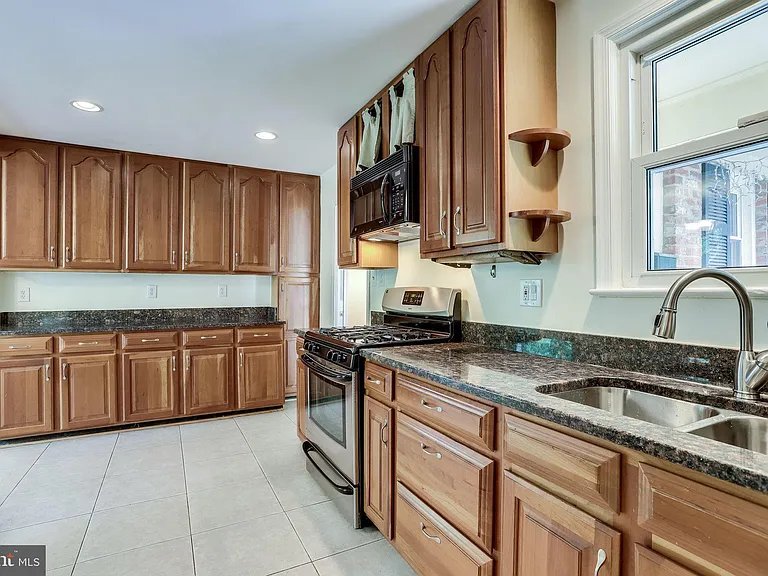 5225 Old Dominion Dr — Photo 15