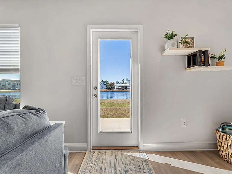 1897 Pointe Dr — Photo 18