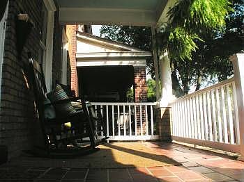 2nd image of 2104 Rosewood Ave