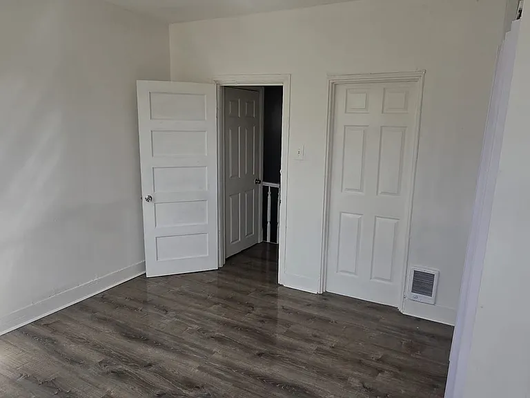 3513 Dillman St — Photo 4