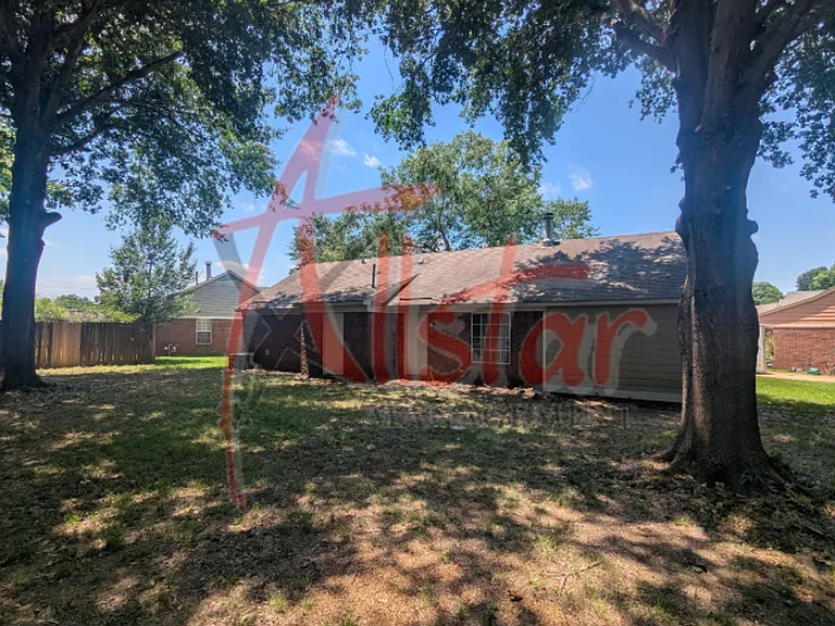 904 Acorn Cv — Photo 12
