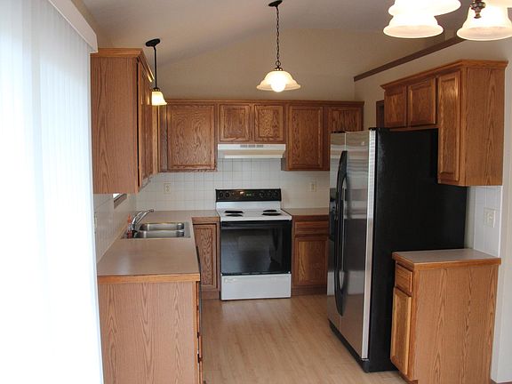 2nd image of 1313 N Glancey St