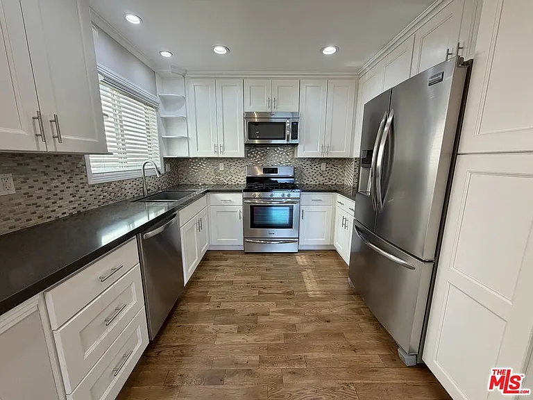 812 N Alfred St #3 — Photo 6