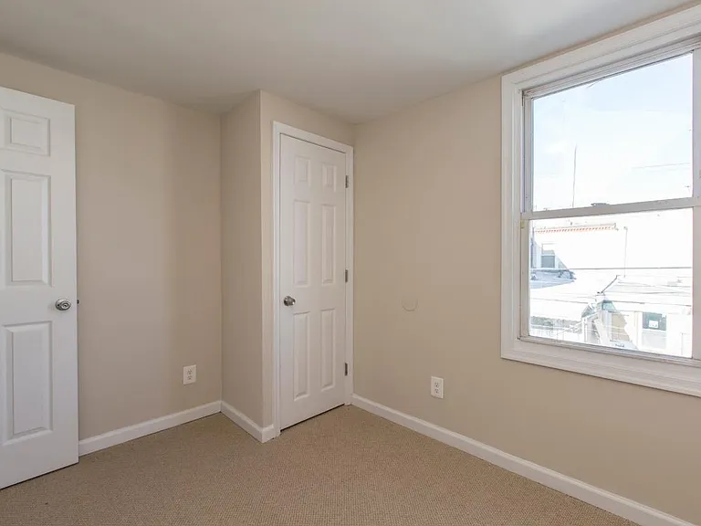 2826 Mercer St — Photo 13