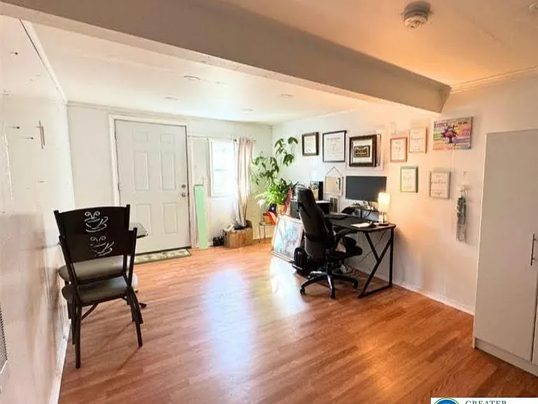 2413 S Church St — Photo 21